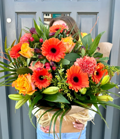 Sunset Bloom - Bold and Beautiful, this bright and colourful bouquet is sure to brighten up anyone's day - perfect for Mother's Day, a Birthday or Thank you!



We always bring in flowers that inspire us, then it's easier to make bouquets that we love to create.



All bouquets come wrapped in kraft paper, with a water bag made of compostable plastic, and in a heavy brown box bag.



Please note: We always strive to include the freshest, most vibrant seasonal blooms, so on occasion, subject to availability, it may be necessary to substitute similar blooms to an equal or greater value to maintain our standards of excellence.