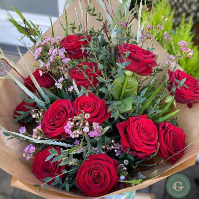 12 Red Roses - 12 Beautiful lush red roses with foliages